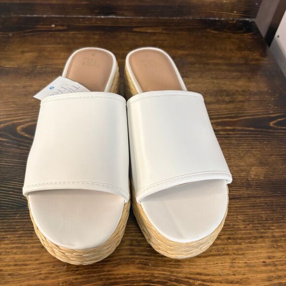 Time And Tru White Platform Sandals Size 9 - Picture 3 of 6